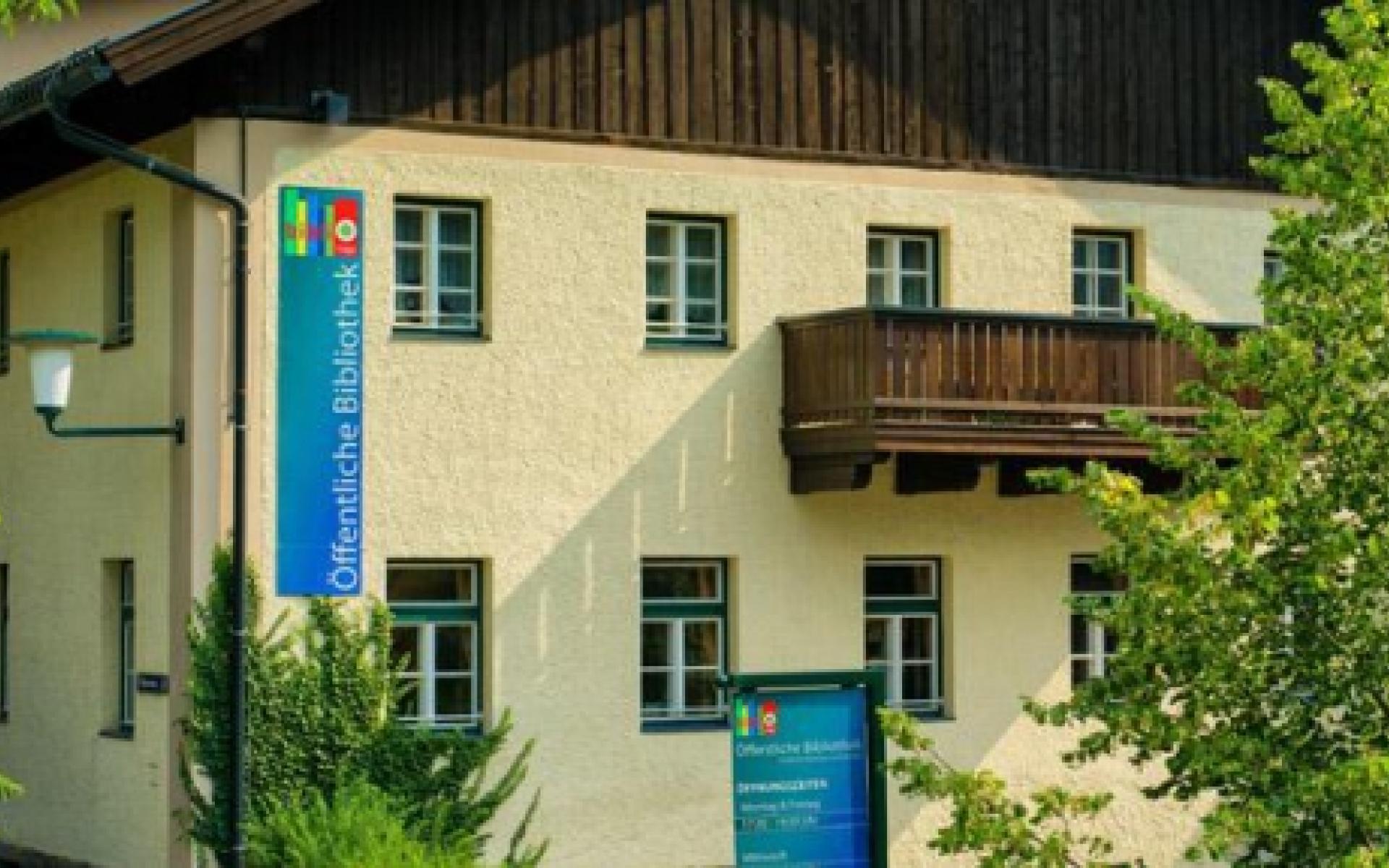 Außenansicht der Bibliothek der Pfarre Bad Hofgastein